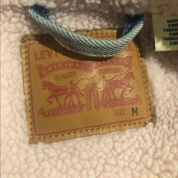 Levi’s Ex boyfriend Pink Sherpa Trucker Jacket - Picture 3 of 7